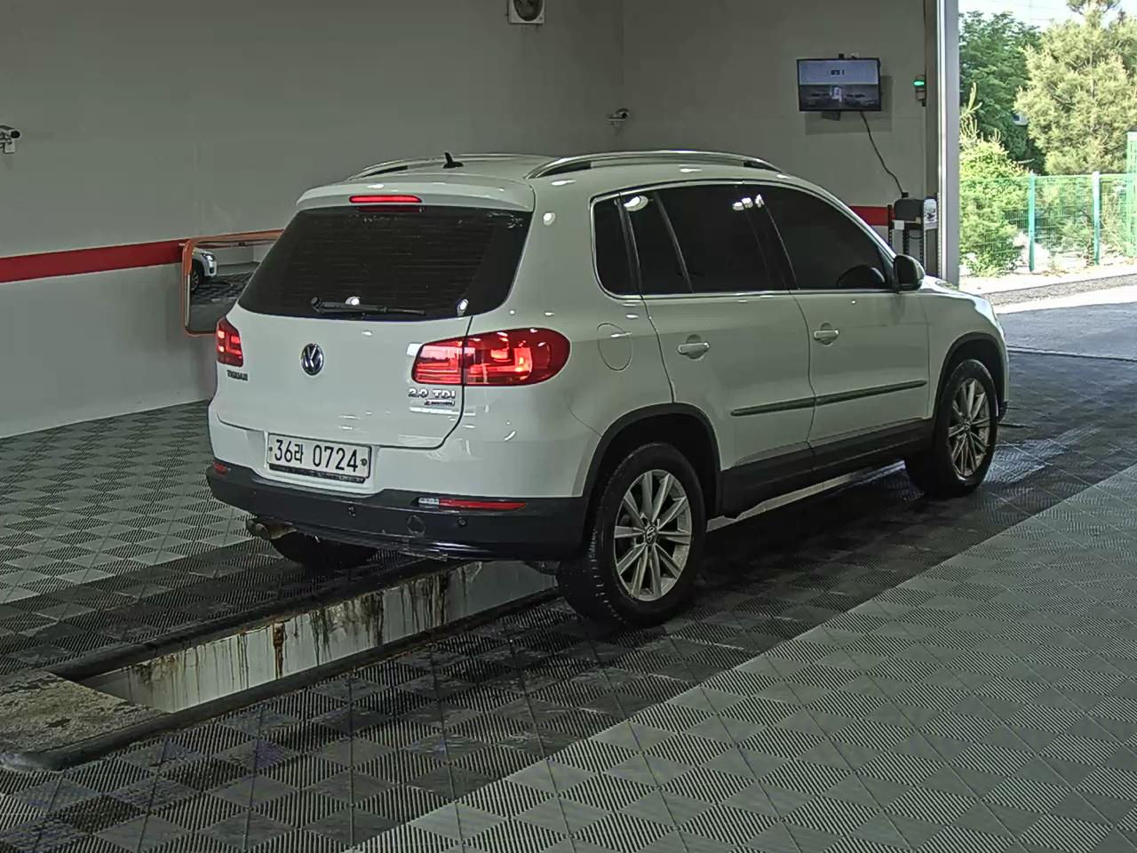 2016 - volkswagen tiguan