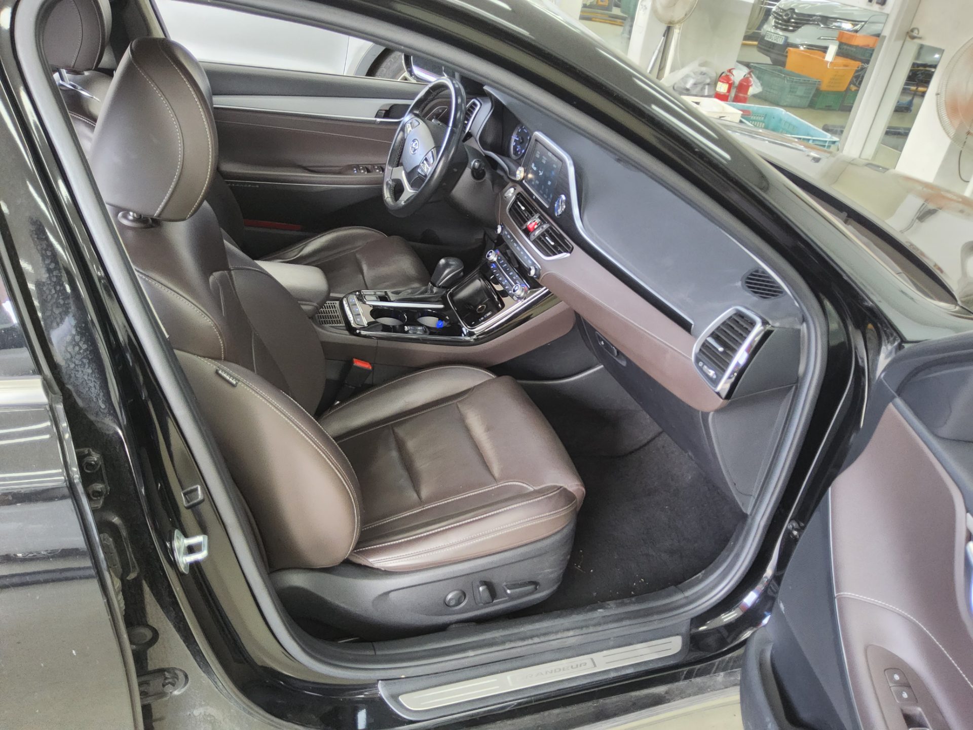 2018 - hyundai grandeur