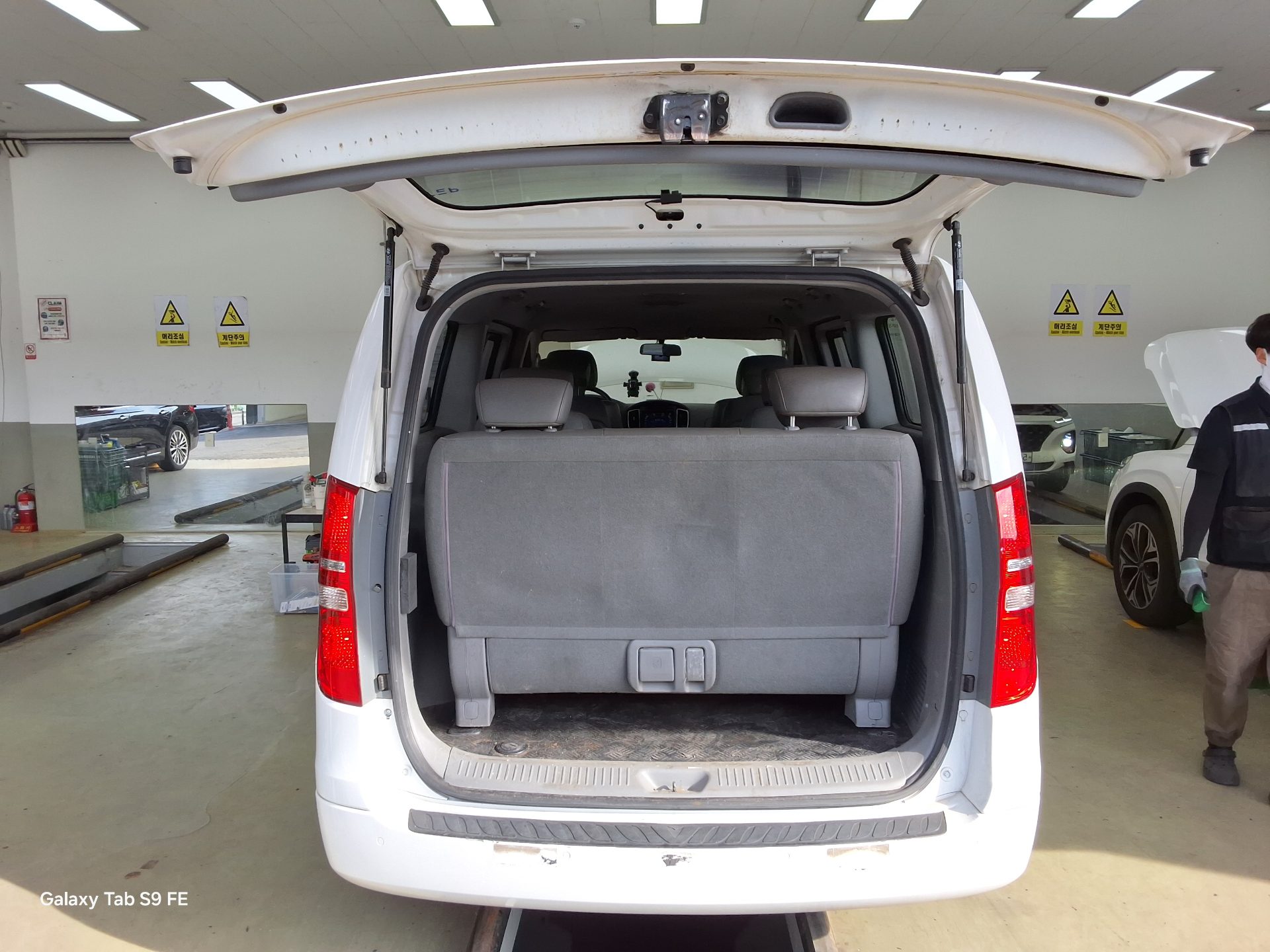 2017 - hyundai grand starex