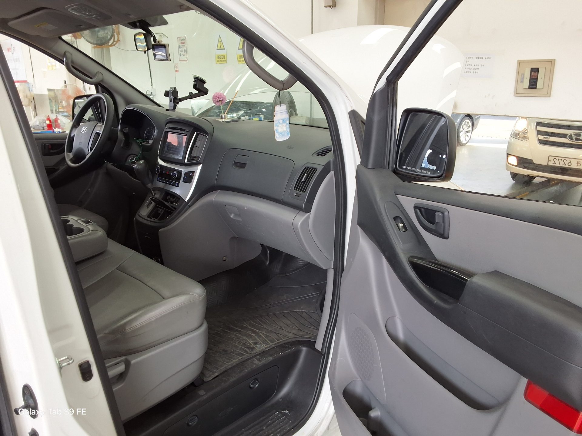 2017 - hyundai grand starex