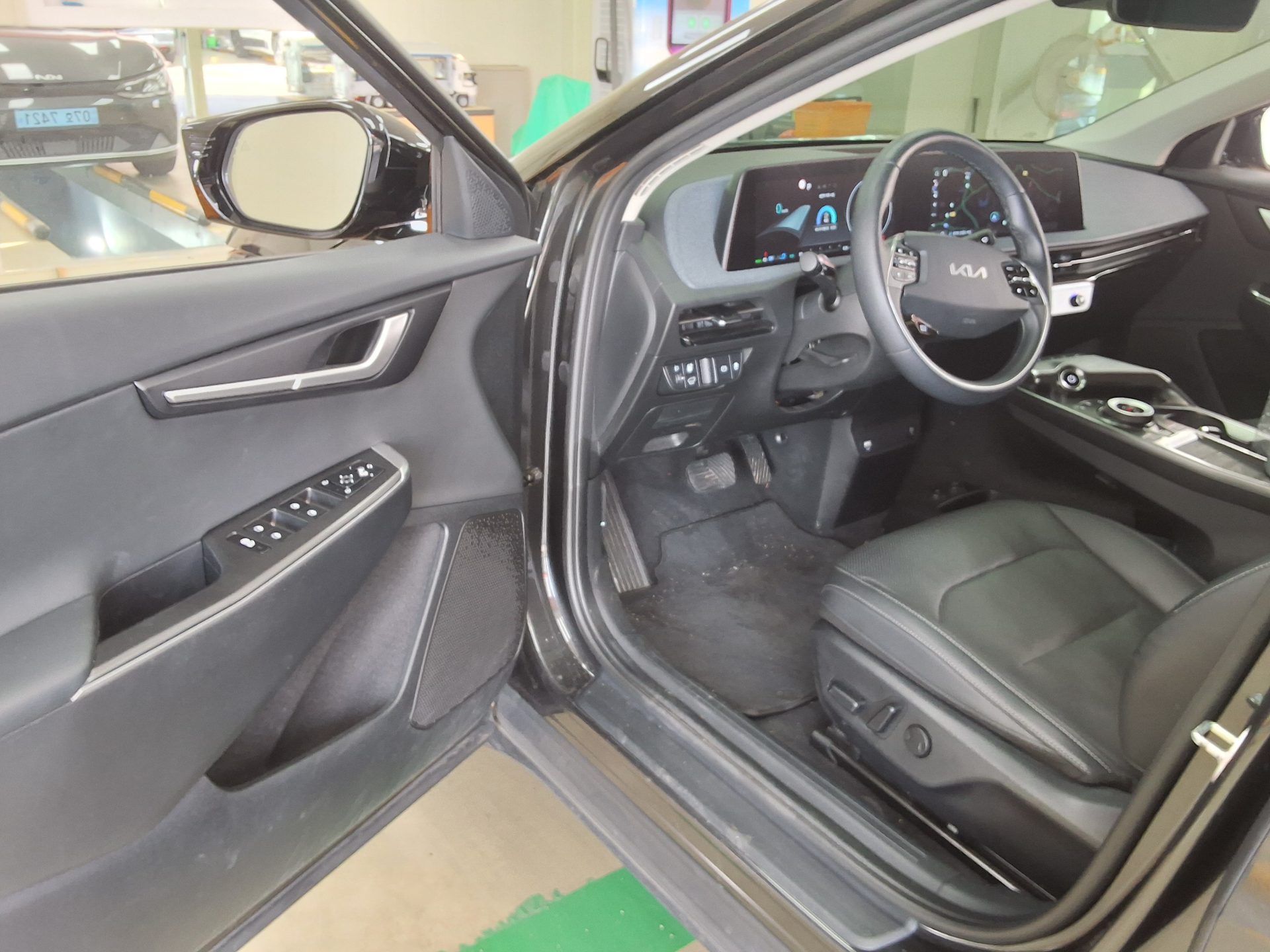 2022 - kia ev6