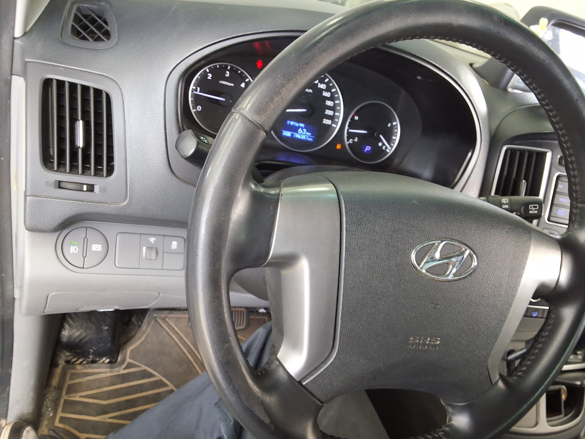 2021 - hyundai grand starex