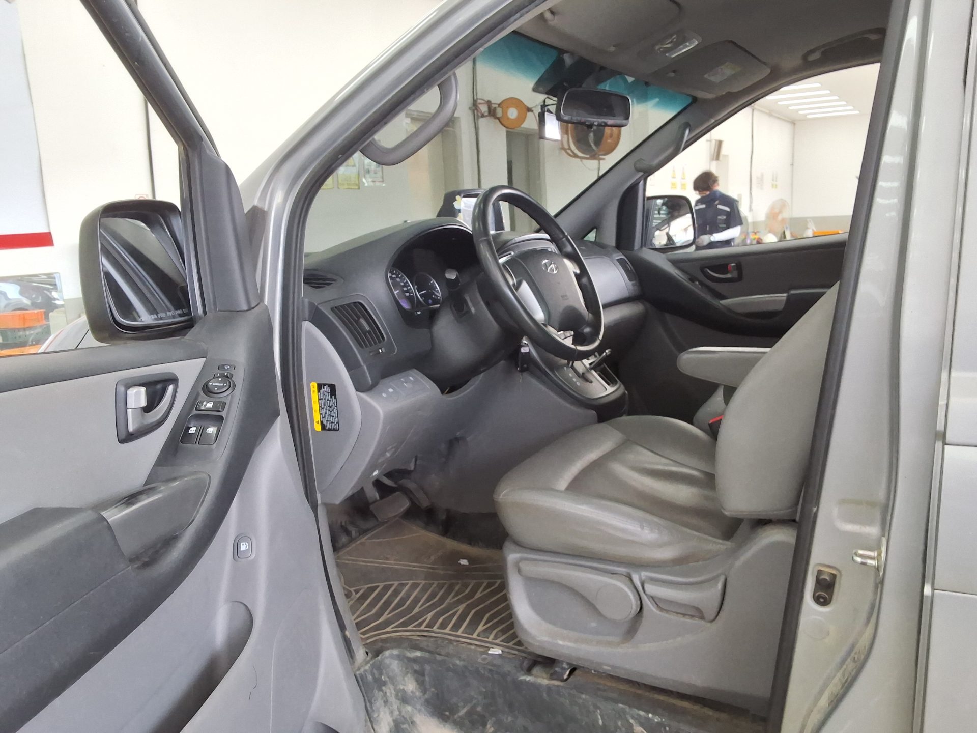 2021 - hyundai grand starex