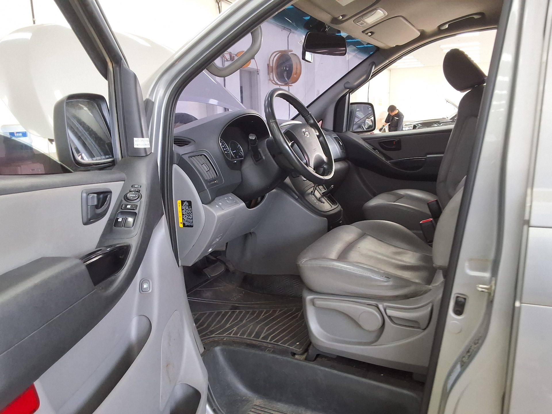 2019 - hyundai grand starex