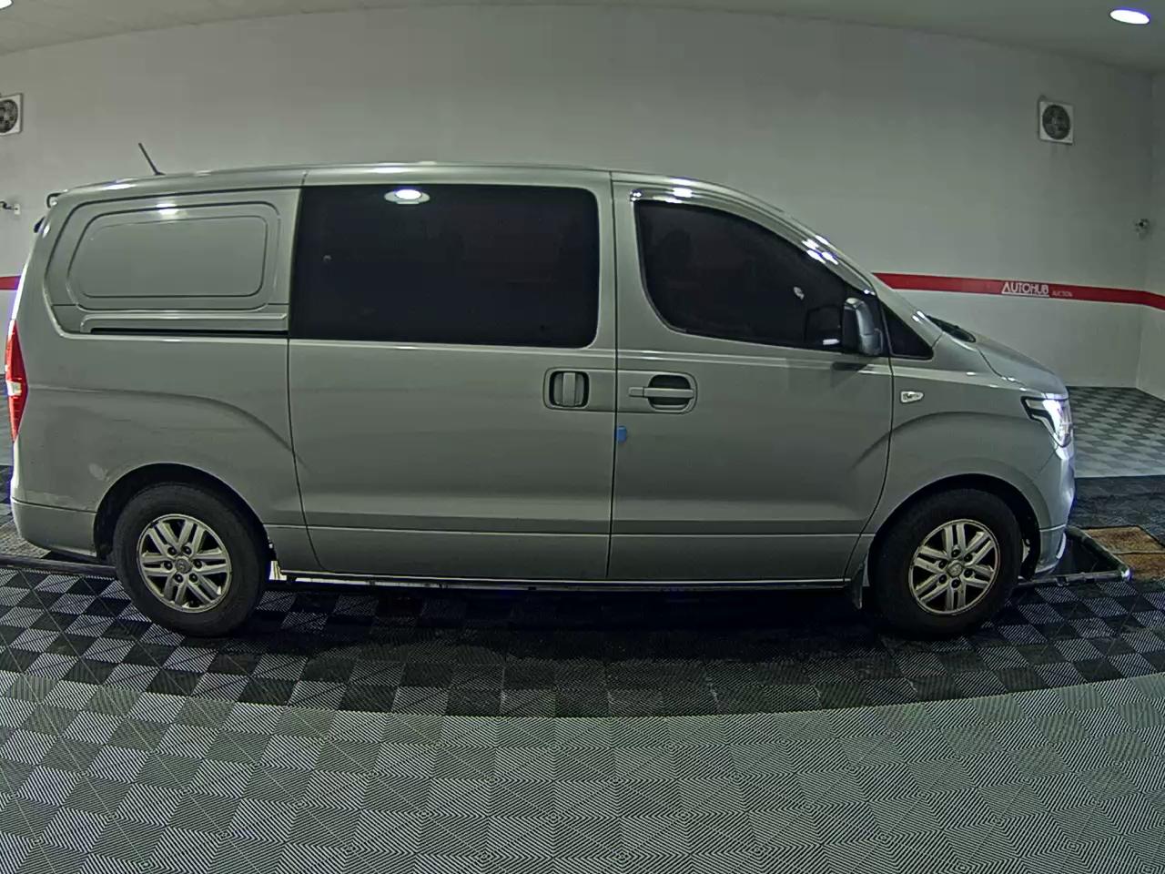 2019 - hyundai grand starex
