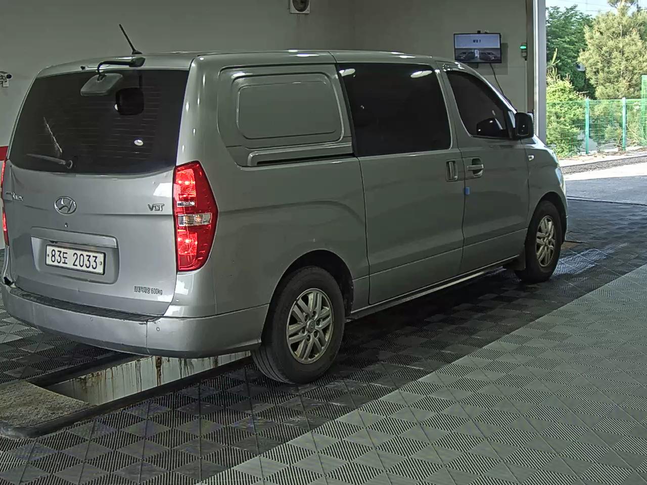 2019 - hyundai grand starex
