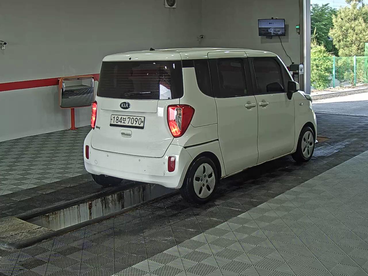 2017 - kia ray