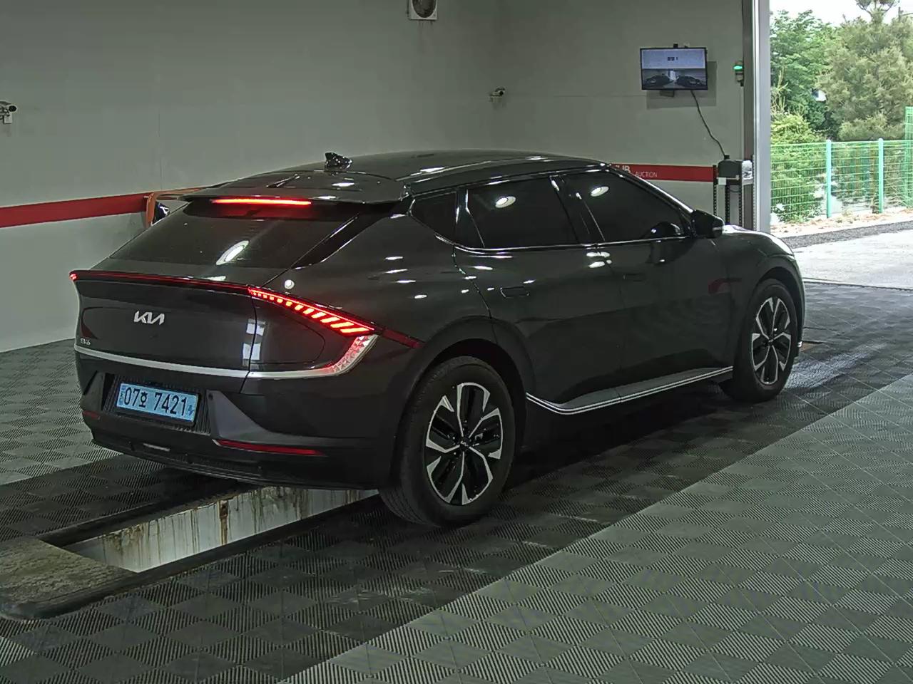 2022 - kia ev6