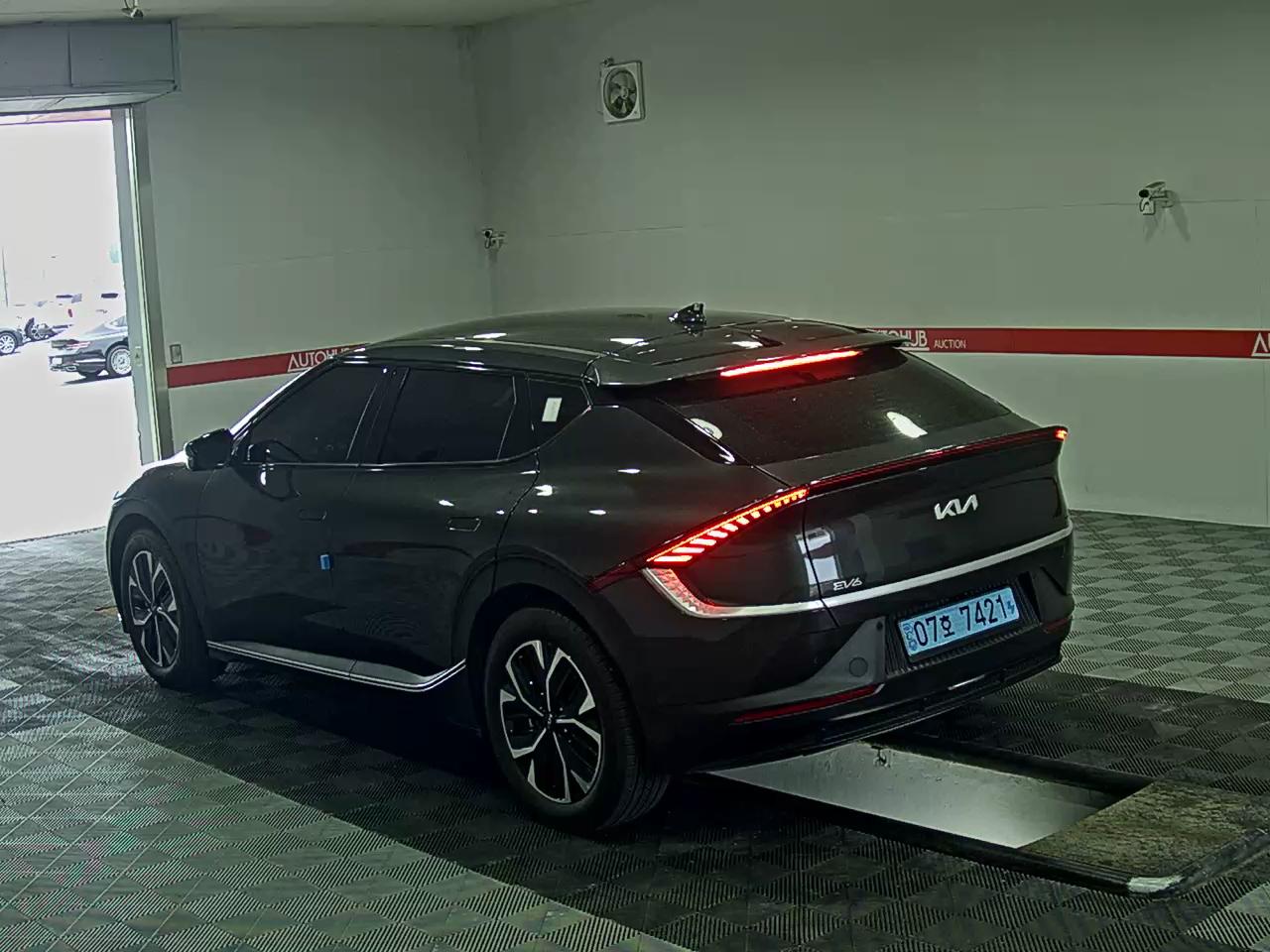 2022 - kia ev6