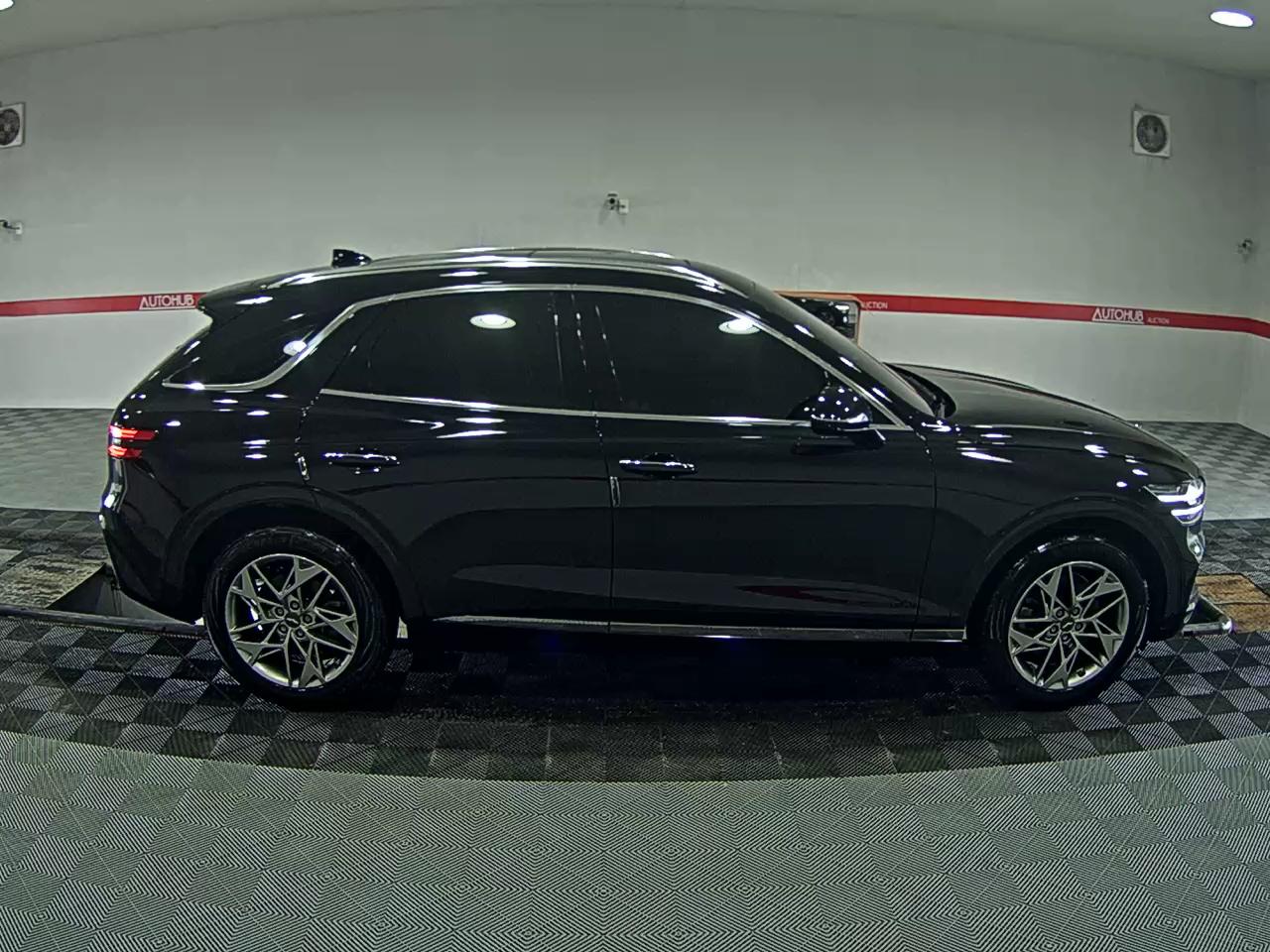 2022 - genesis gv70