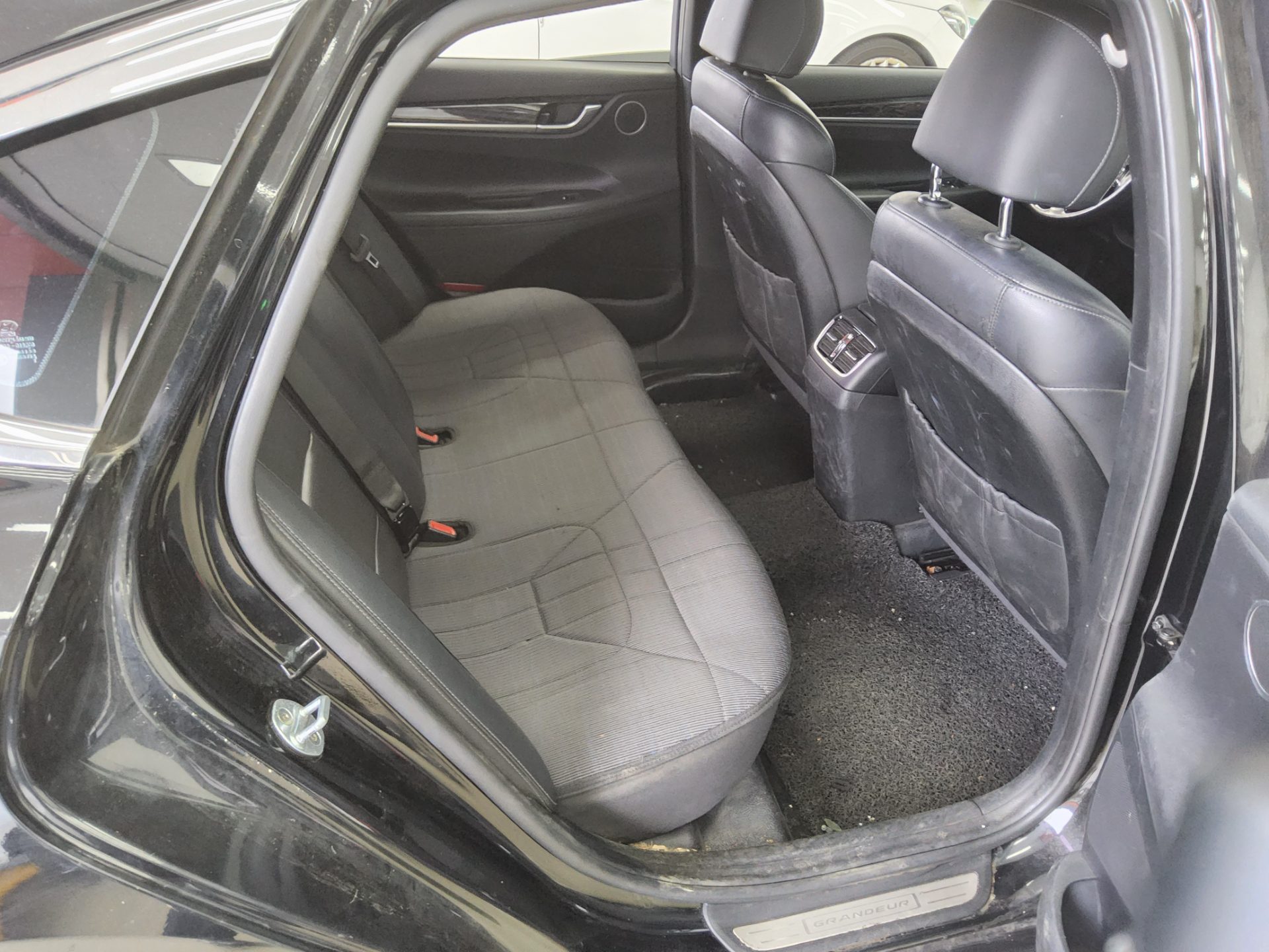 2018 - hyundai grandeur