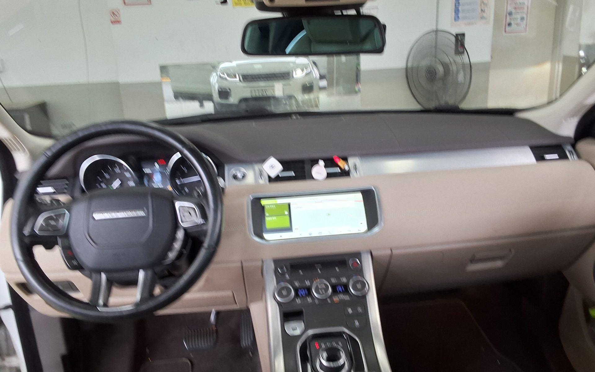 2017 - land rover range rover