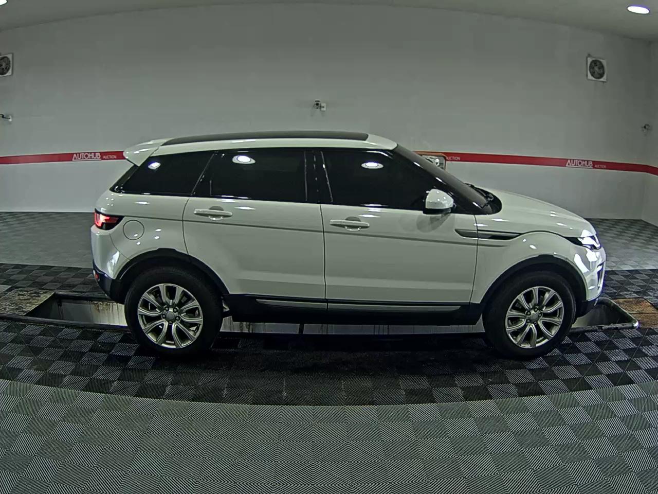 2017 - land rover range rover