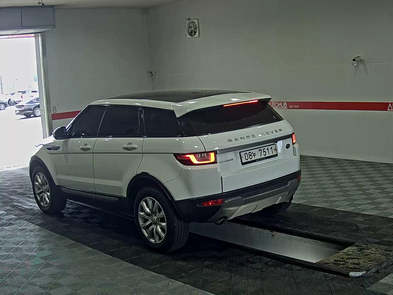 2017 - land rover range rover