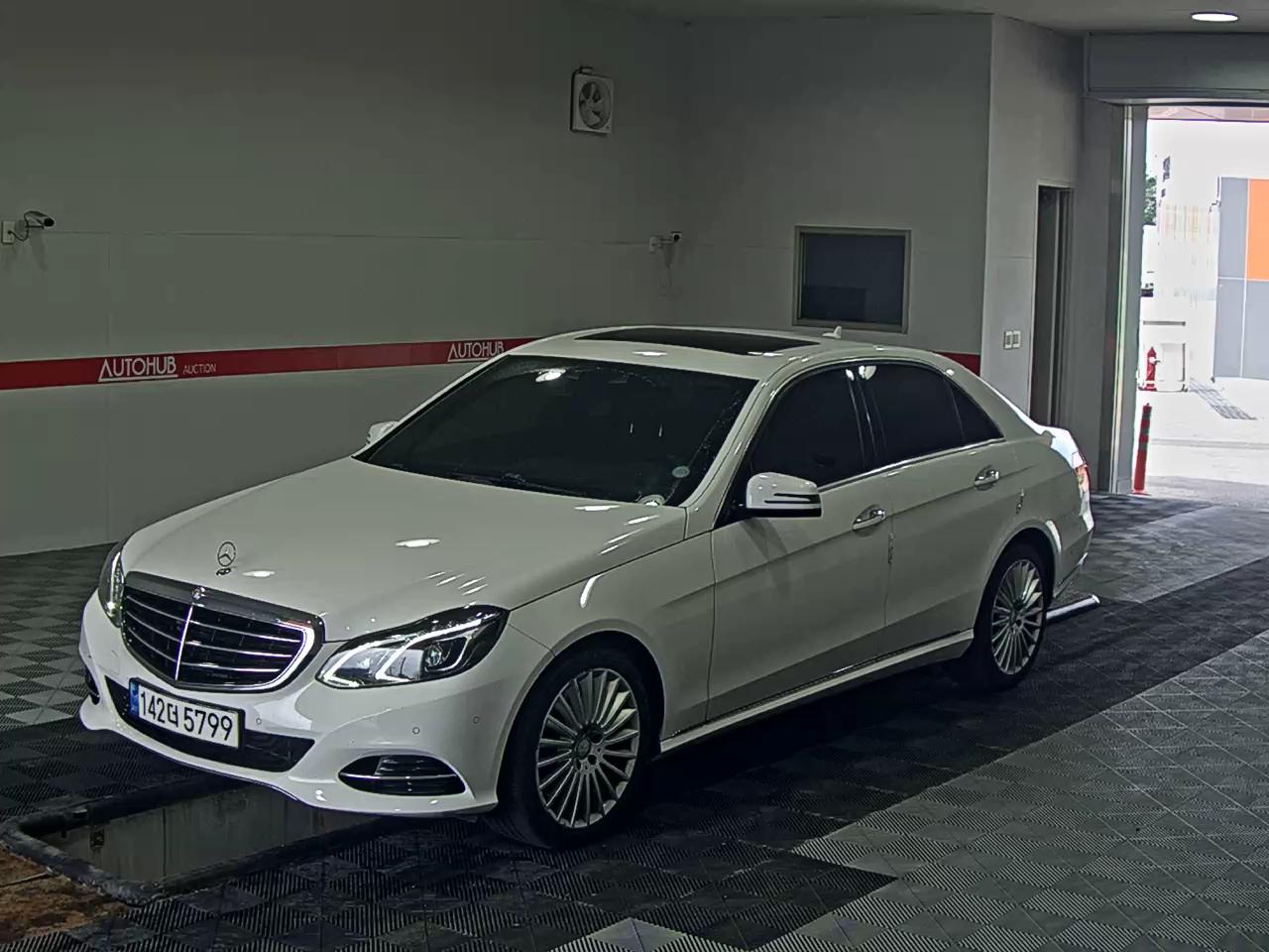 MERCEDES-BENZ CLASS (4TH GEN) E300 ELEGANCE
