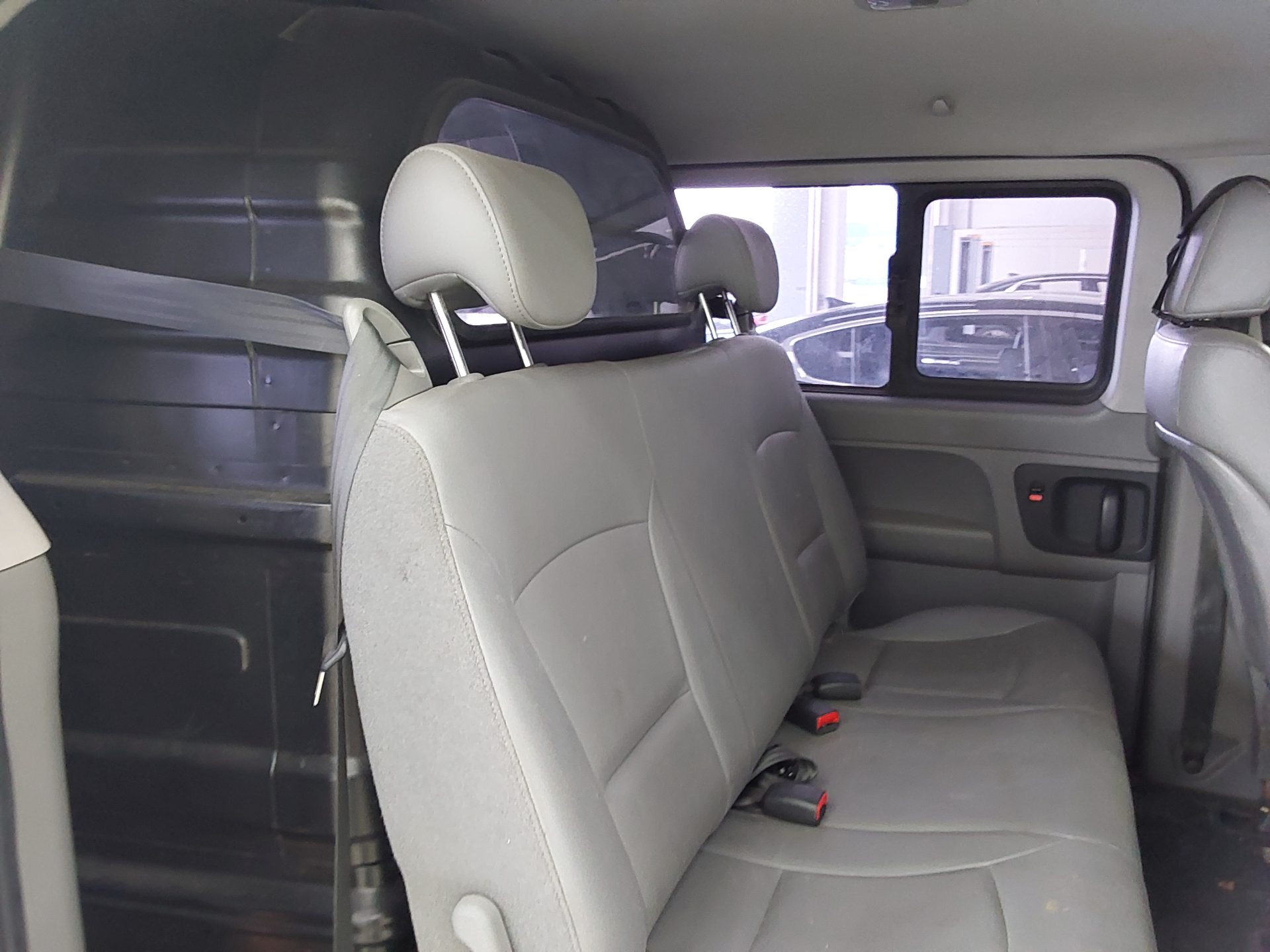 2015 - hyundai grand starex