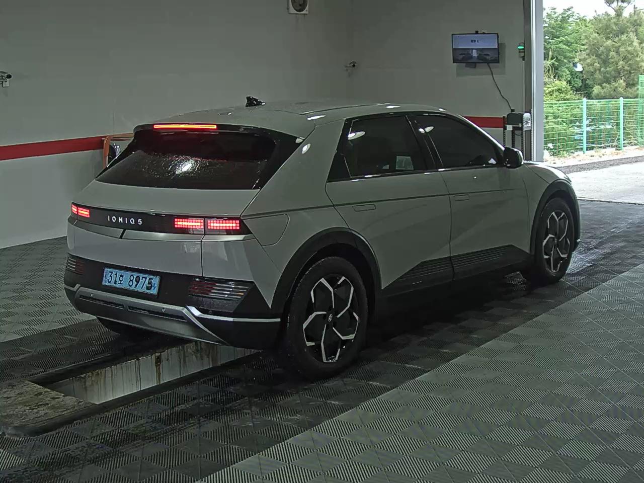 2022 - hyundai ioniq