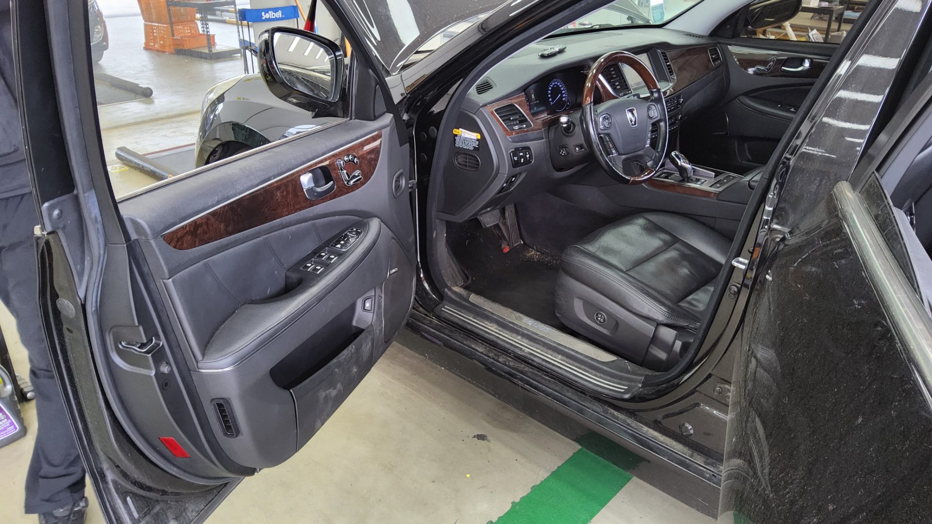 2013 - hyundai equus