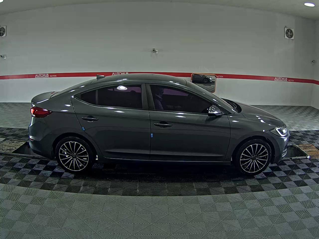 2018 - hyundai avante
