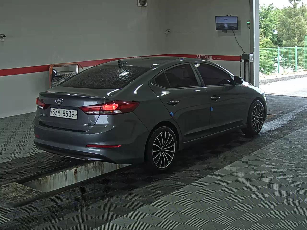 2018 - hyundai avante