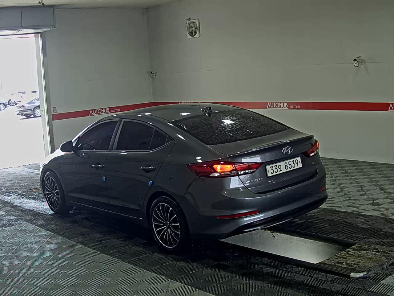 2018 - hyundai avante