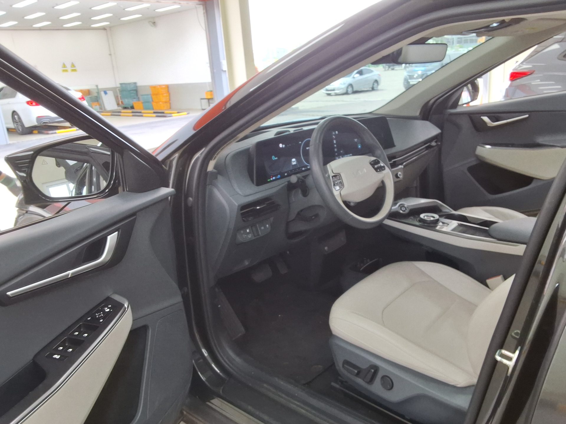 2023 - kia ev6