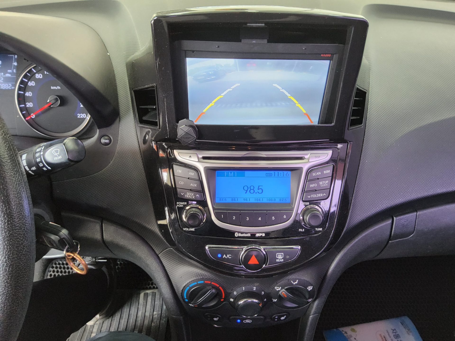 2012 - hyundai accent