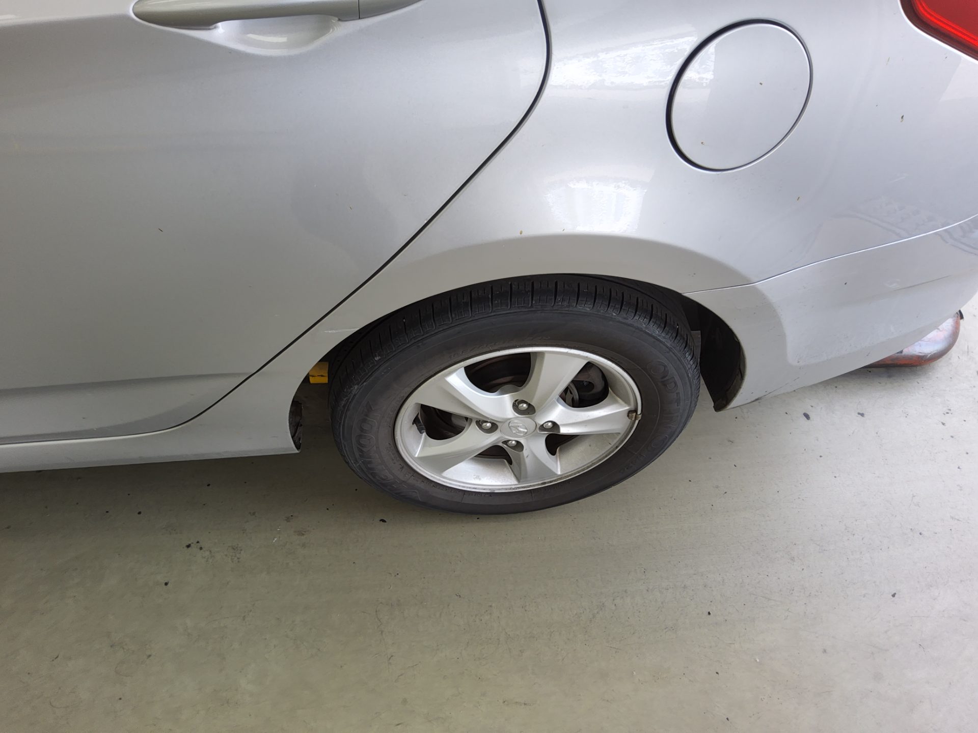 2012 - hyundai accent