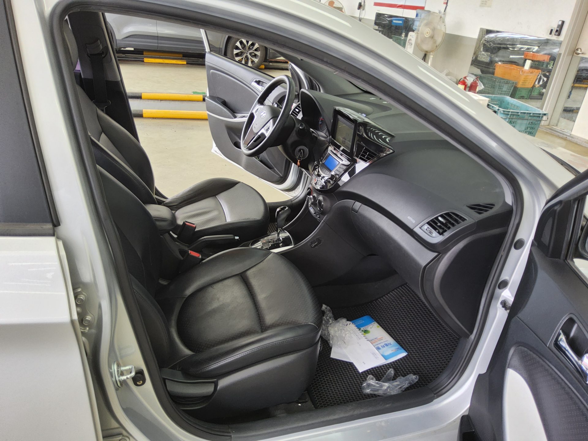 2012 - hyundai accent