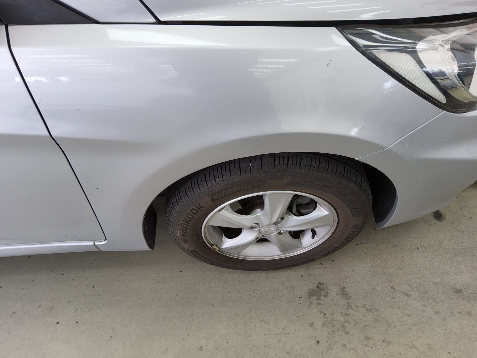 2012 - hyundai accent