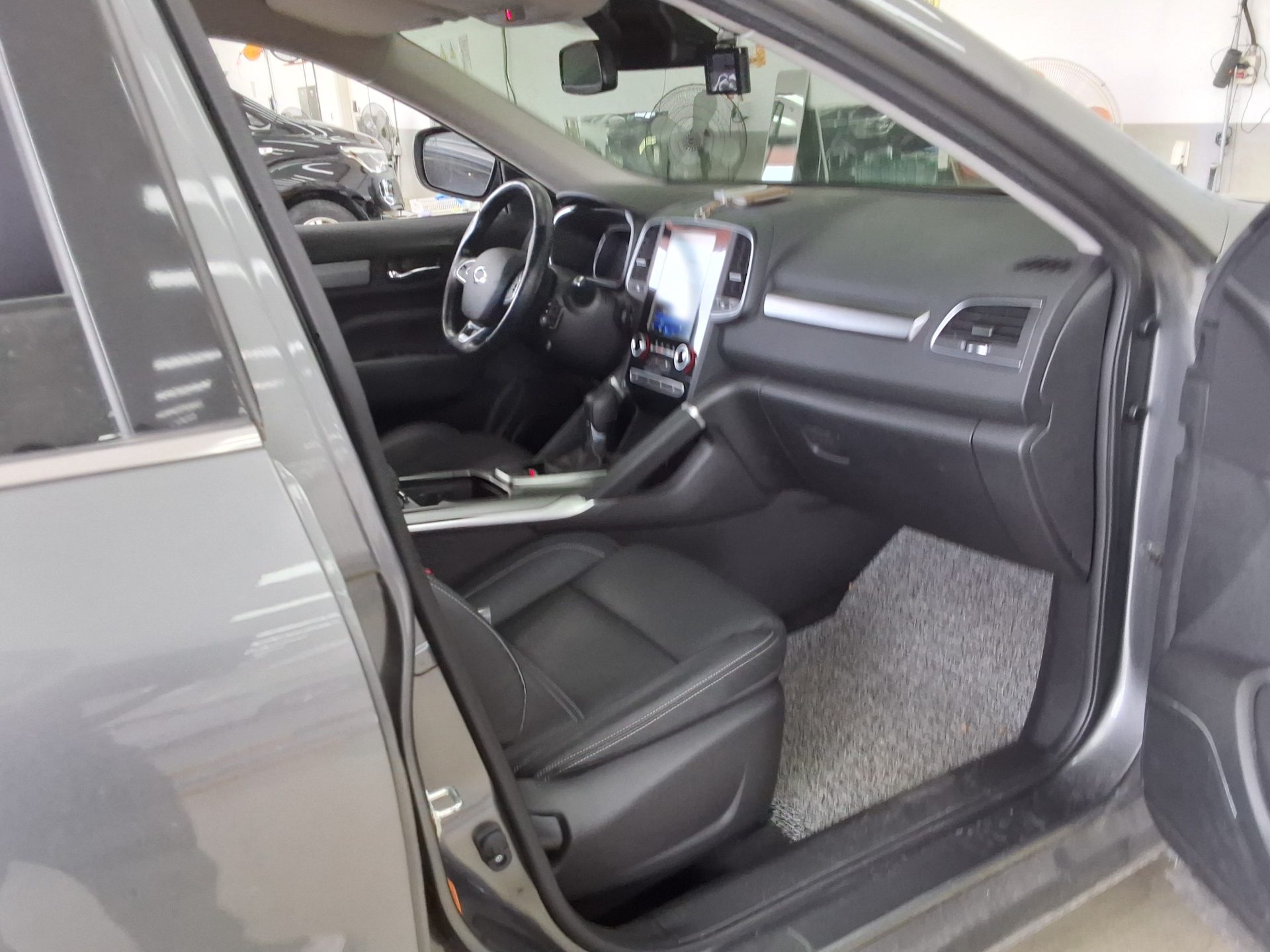 2023 - renault qm6