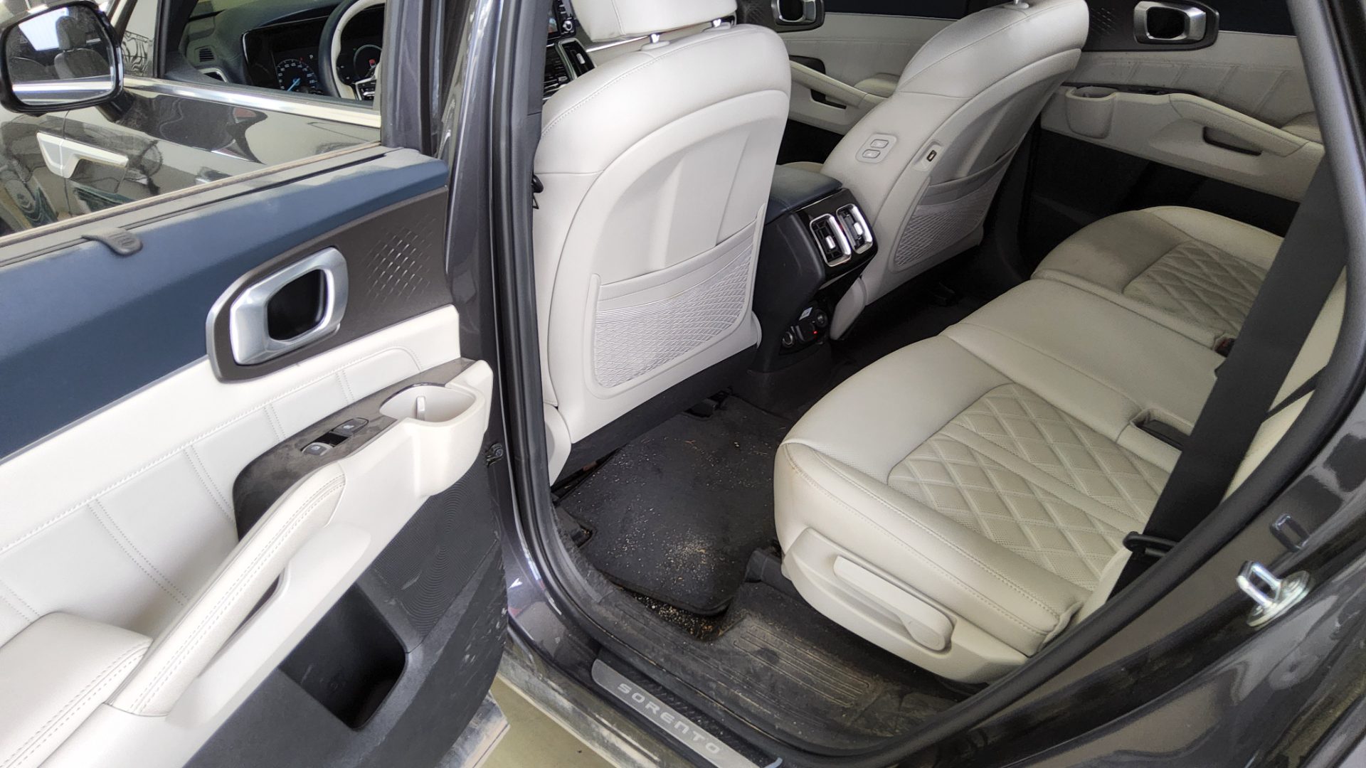 2023 - kia sorento