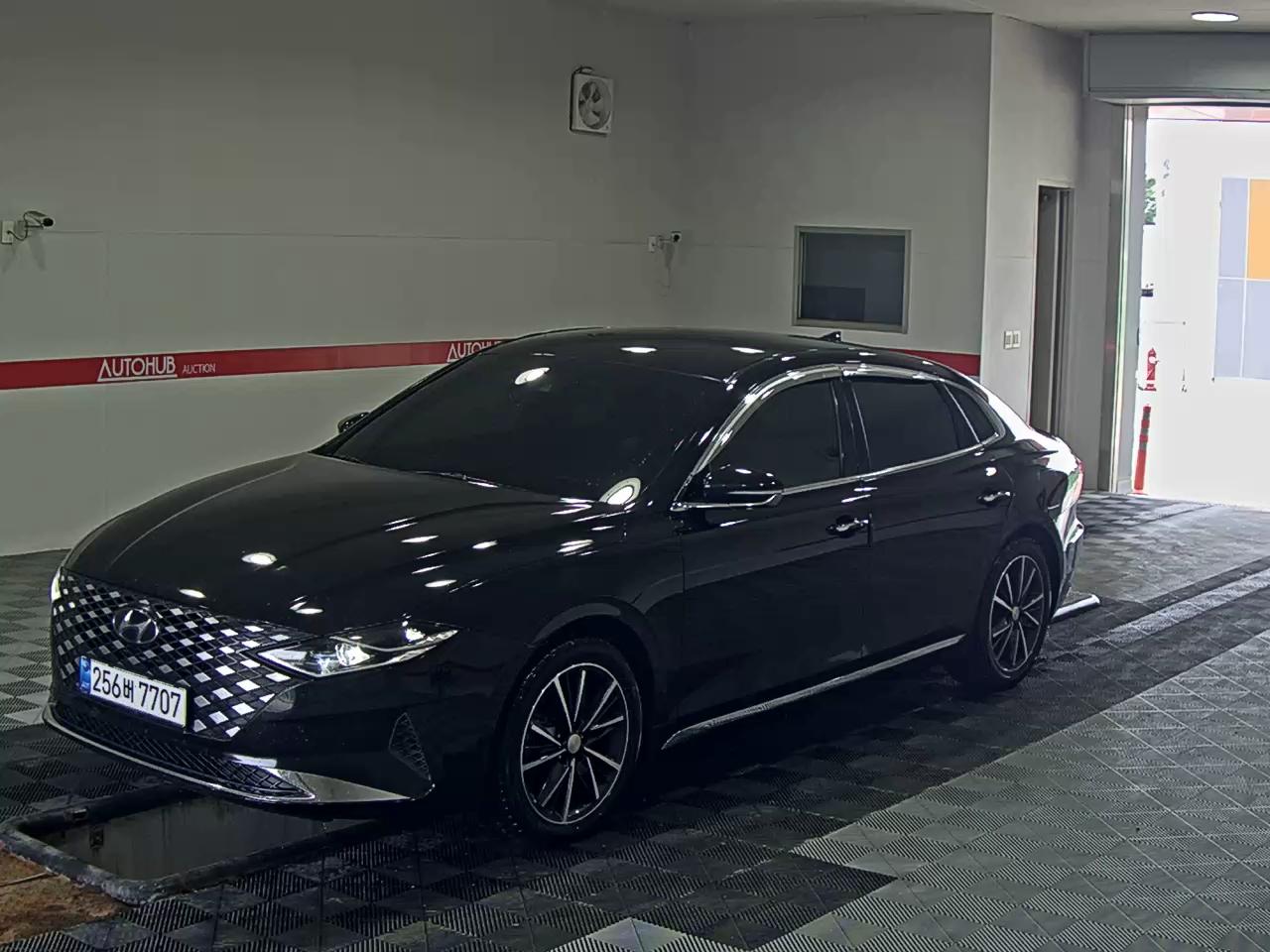 HYUNDAI GRANDEUR LPi BUSINESS PACKAGE
