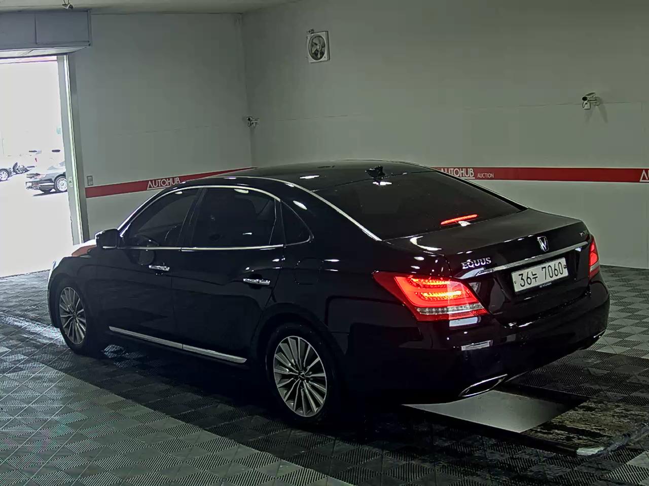 2013 - hyundai equus