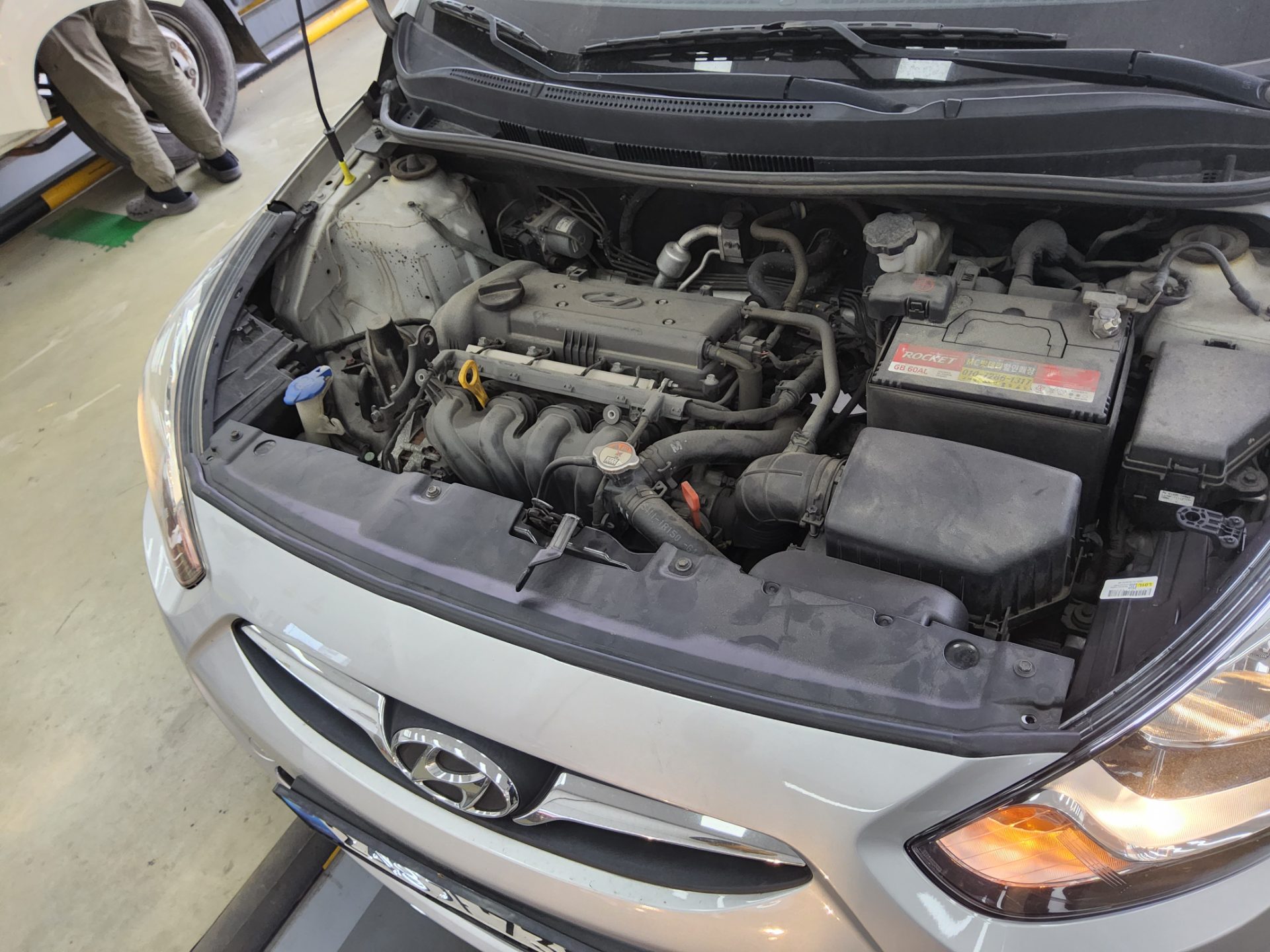 2012 - hyundai accent