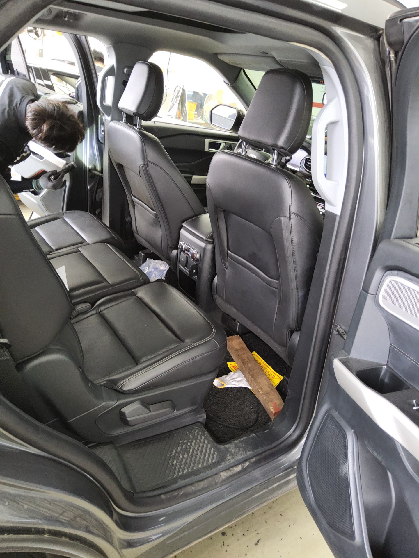 2021 - ford explorer