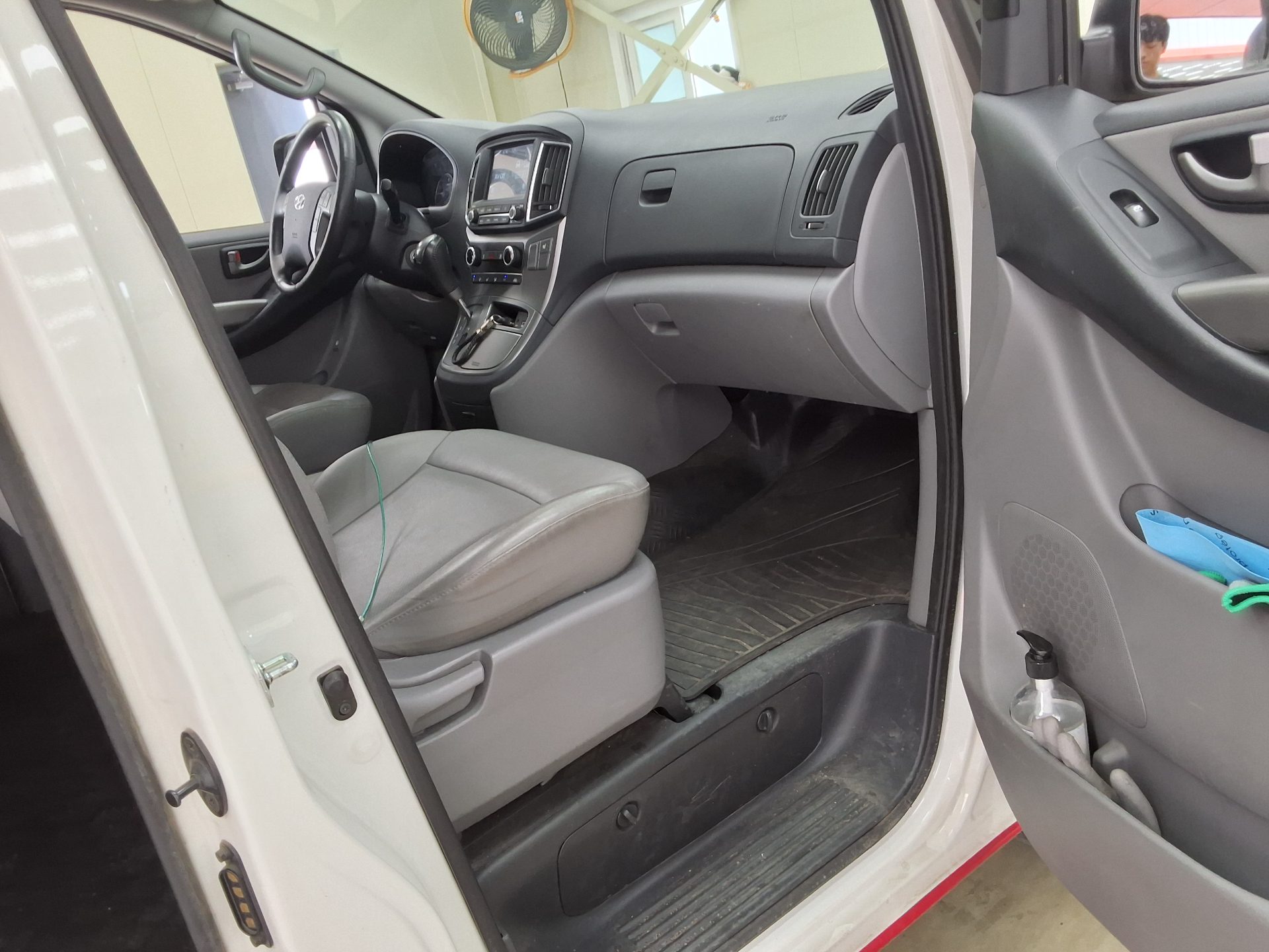 2021 - hyundai grand starex
