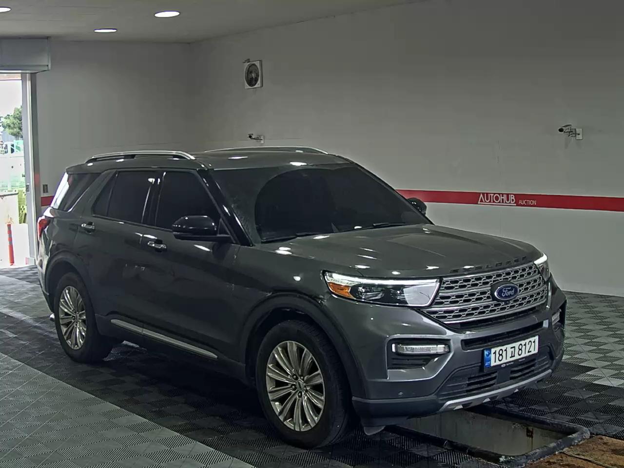 2021 - ford explorer