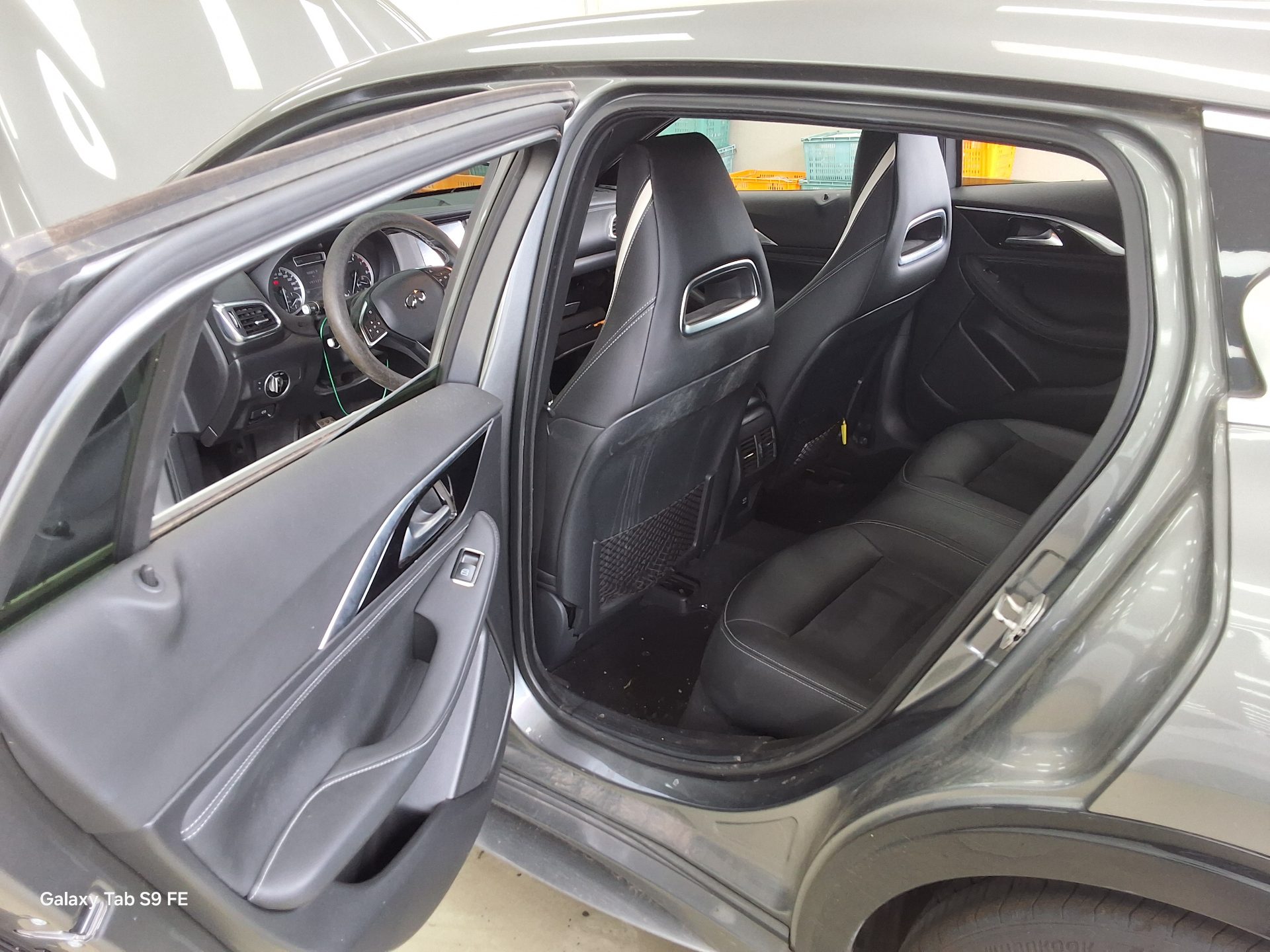 2017 - infiniti q30