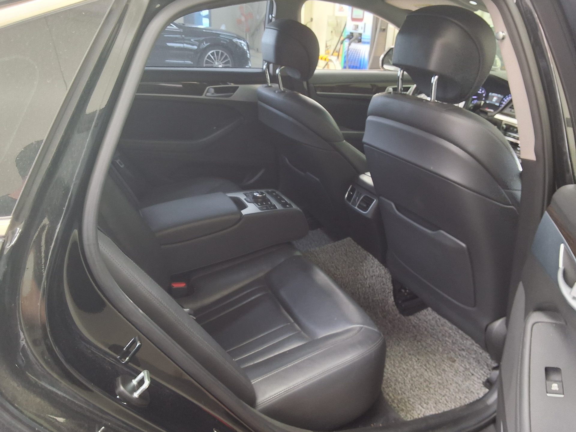 2017 - genesis g80
