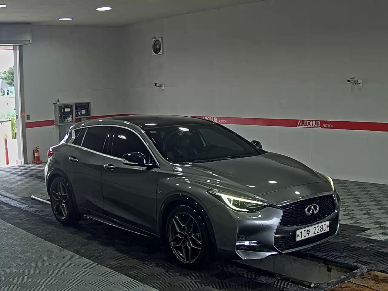 2017 - infiniti q30
