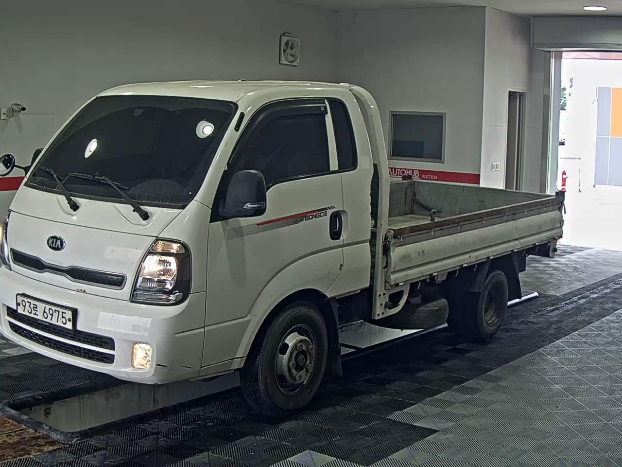 KIA BONGO III CARGO TON KING CAB EXTRA WHEELBASE