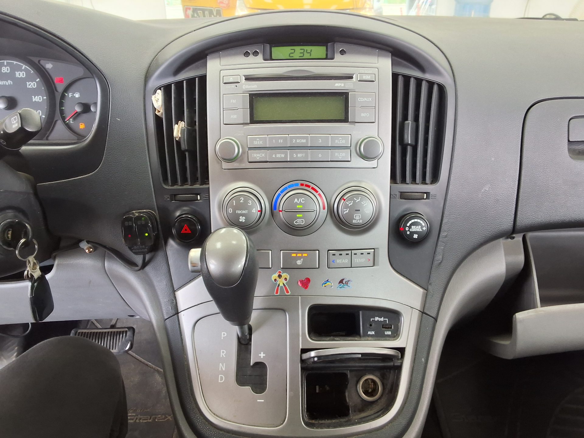 2016 - hyundai grand starex