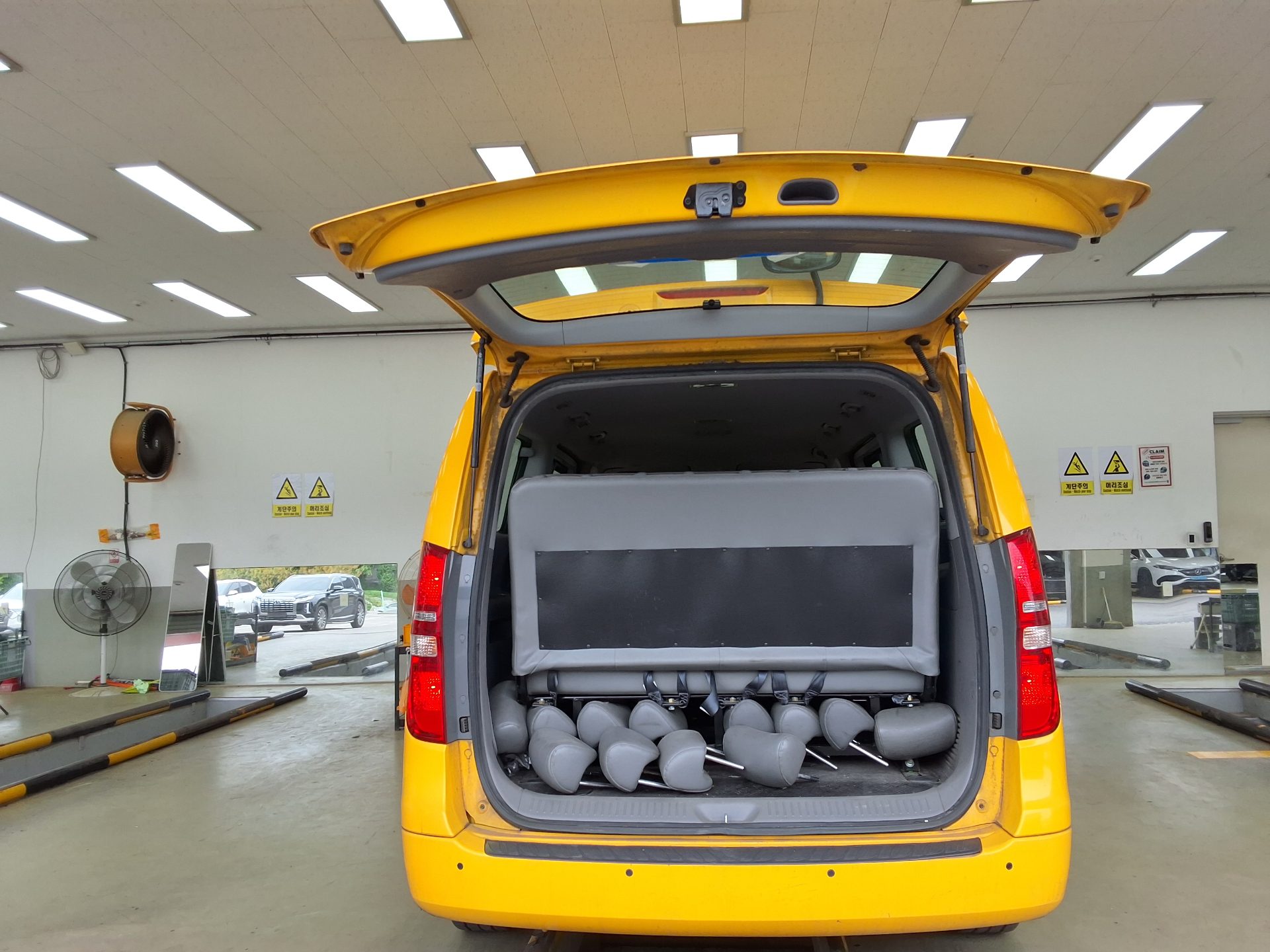 2016 - hyundai grand starex