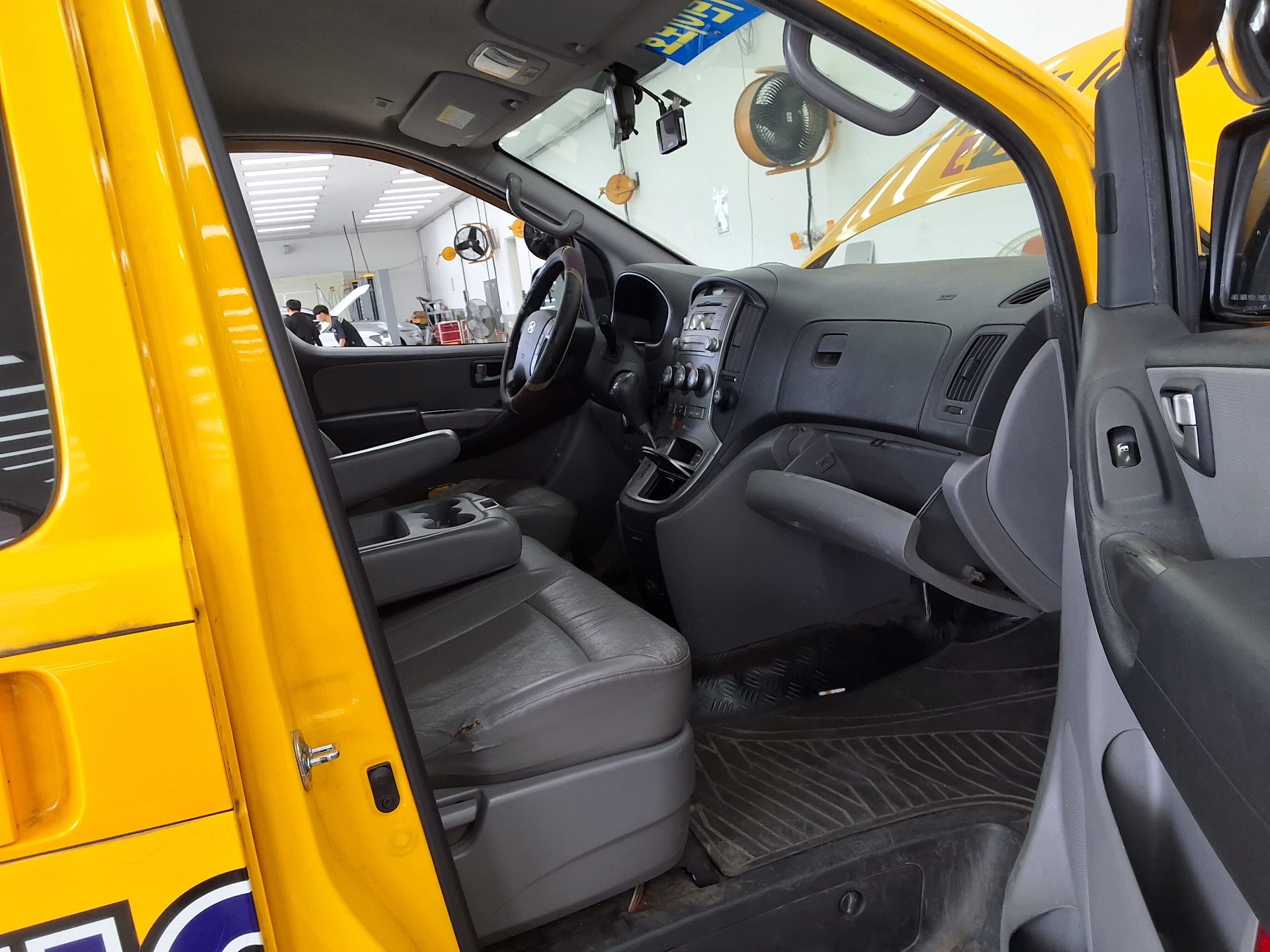 2016 - hyundai grand starex
