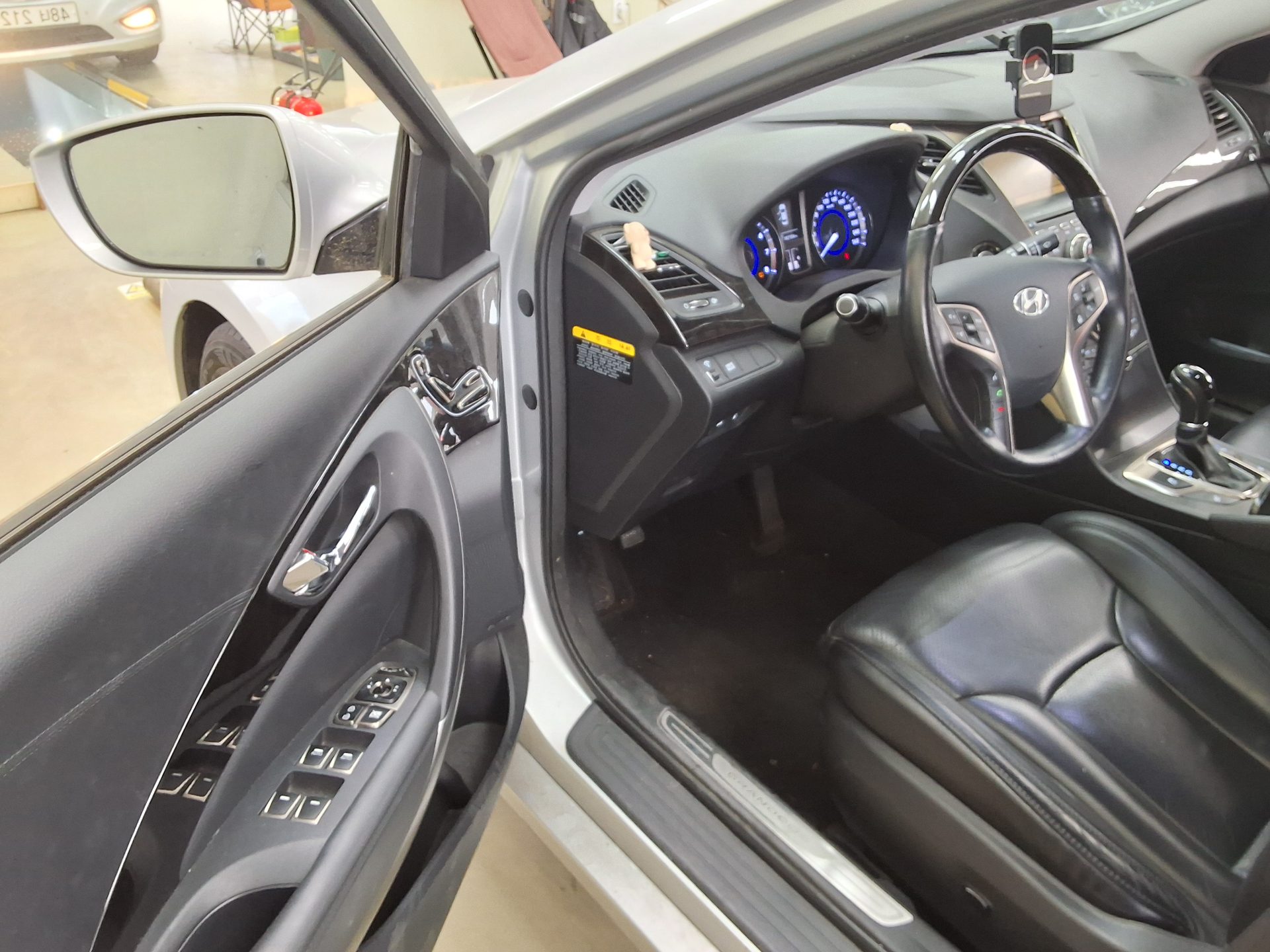 2013 - hyundai grandeur