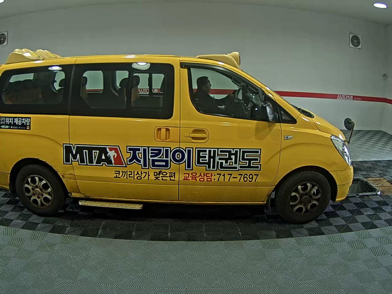 2016 - hyundai grand starex