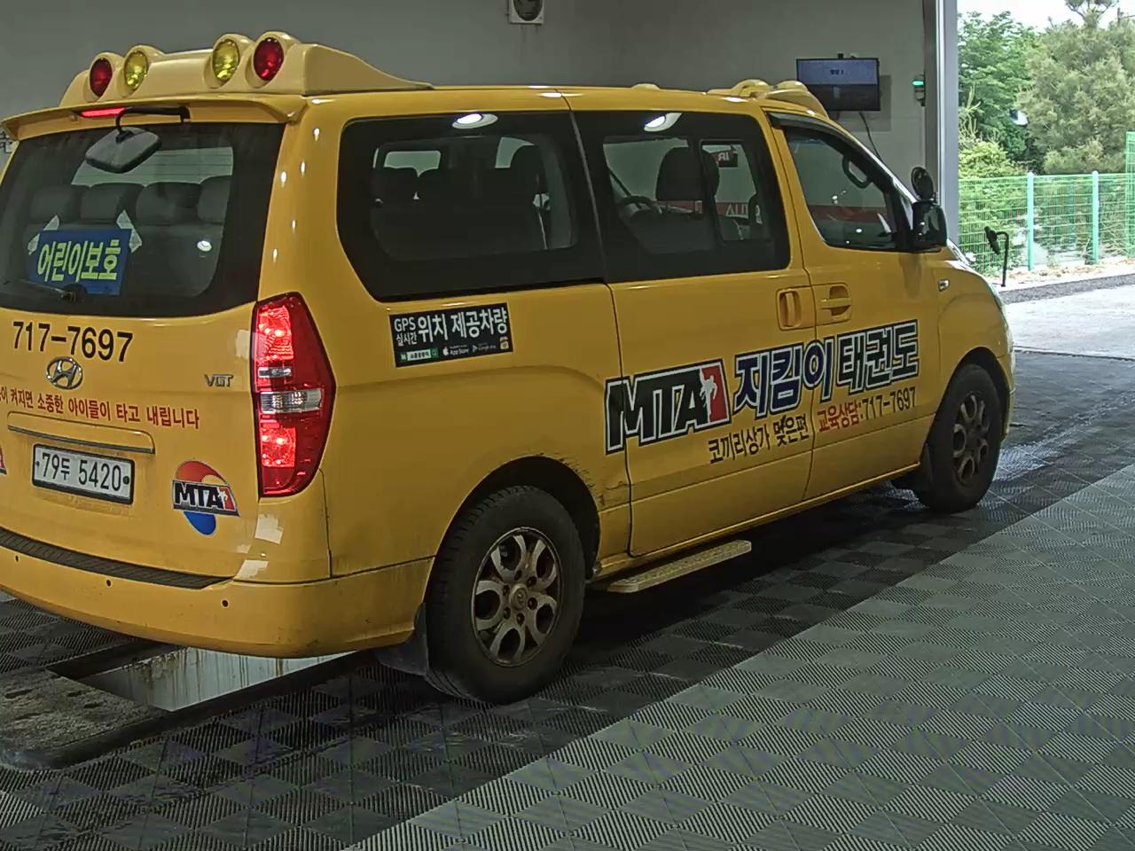 2016 - hyundai grand starex