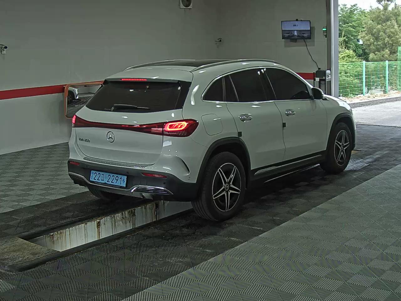 2022 - mercedes-benz eqa