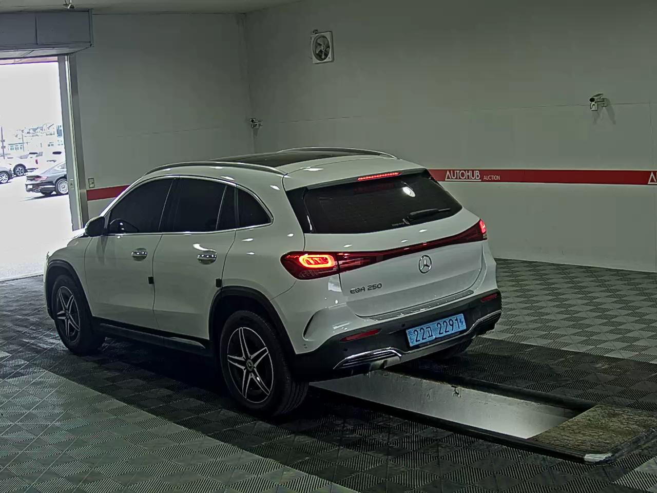 2022 - mercedes-benz eqa